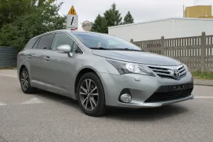 Toyota Avensis III (2009-) 1.8 Premium 2013