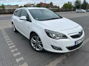 Opel Astra J (2009-2019) 1.6 T Cosmo 2011