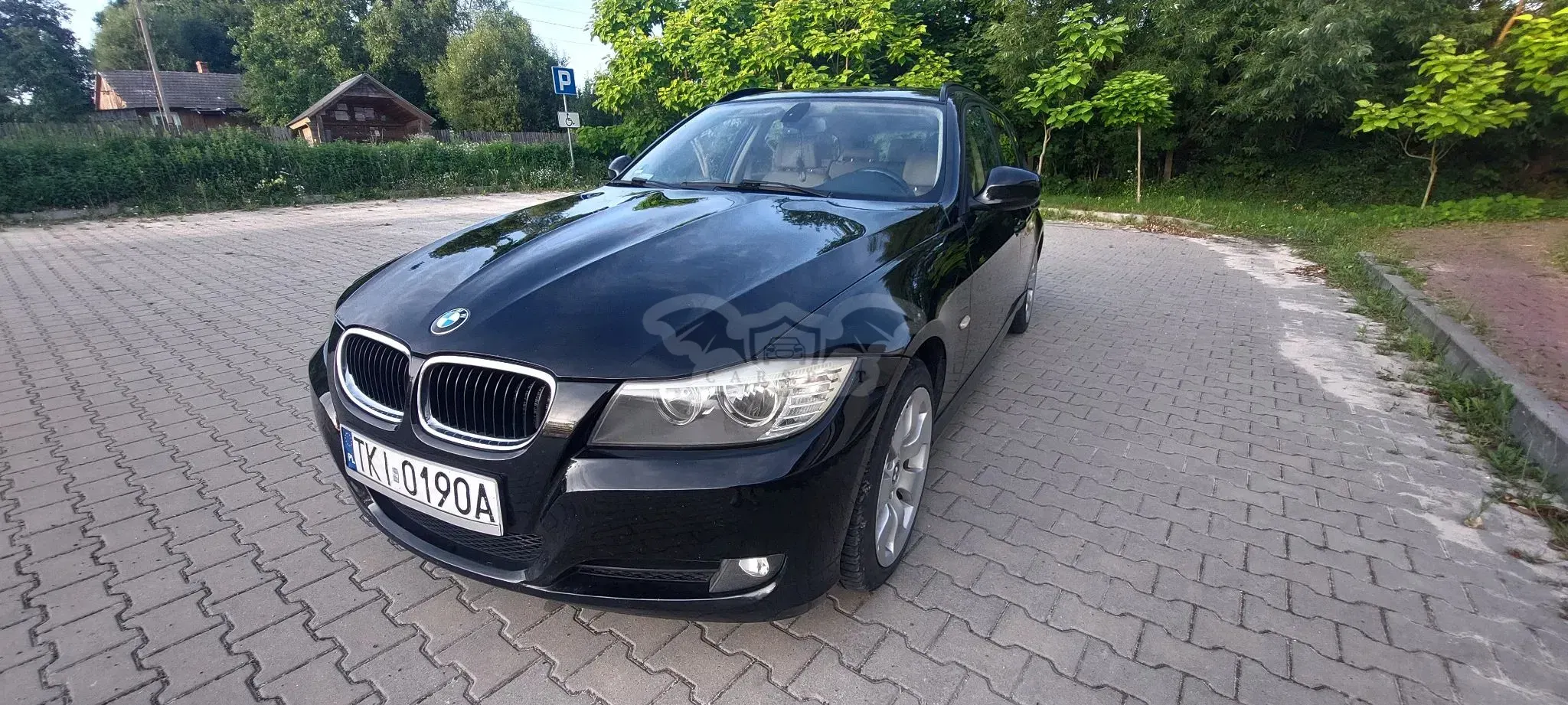 BMW 3 Series E90/E91/E92/E93 (2005-2012) 318d 2011