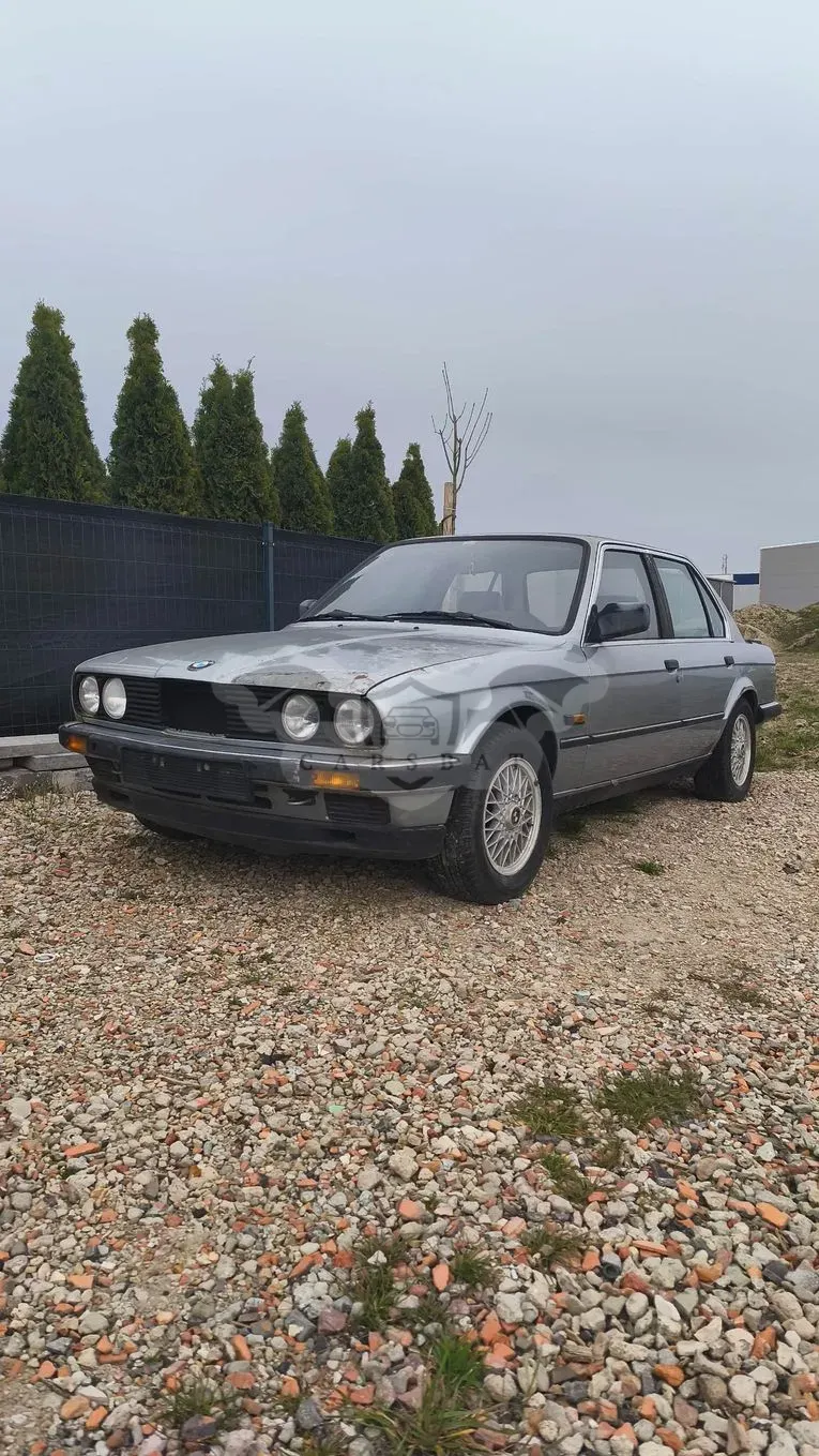 BMW 3 Series E30 (1982-1994) 318i 1987