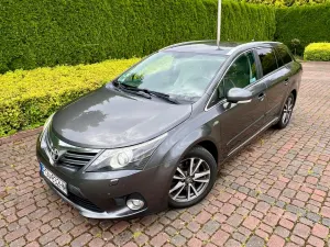 Toyota Avensis III (2009-) 2.2 D-CAT Prestige NAVI 2012