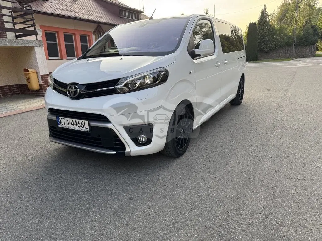 Toyota ProAce 2.0 D4-D Medium Family 2022