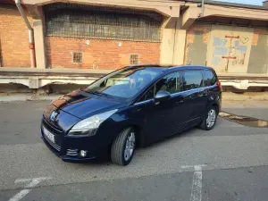 Peugeot 5008 I (2009-2017) 2.0 HDi Family 7os 2010