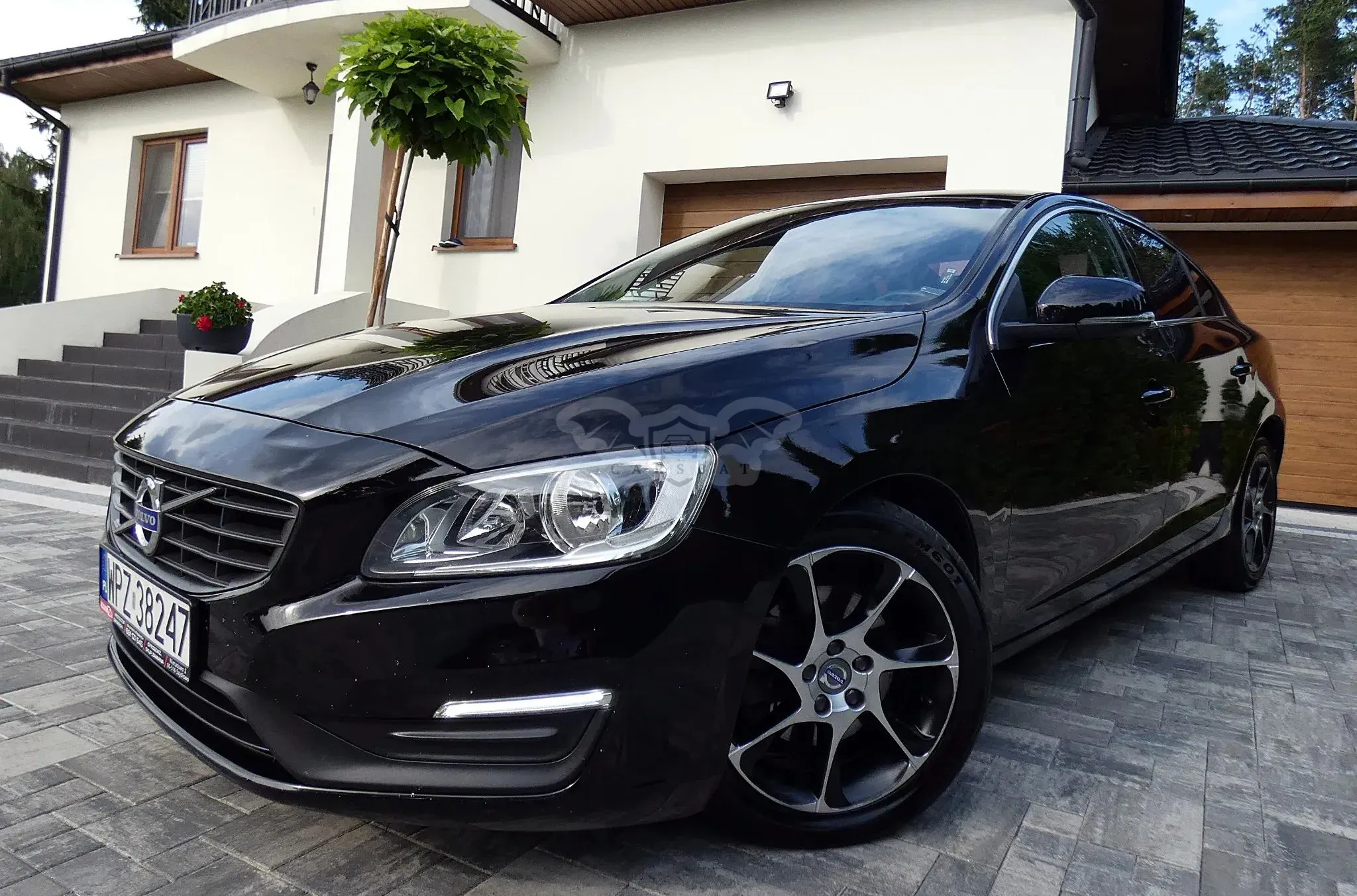Volvo S60 II (2010-) D4 R-Design Summum 2016