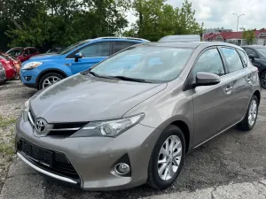 Toyota Auris II (2012-) 1.6 Life+ 2014