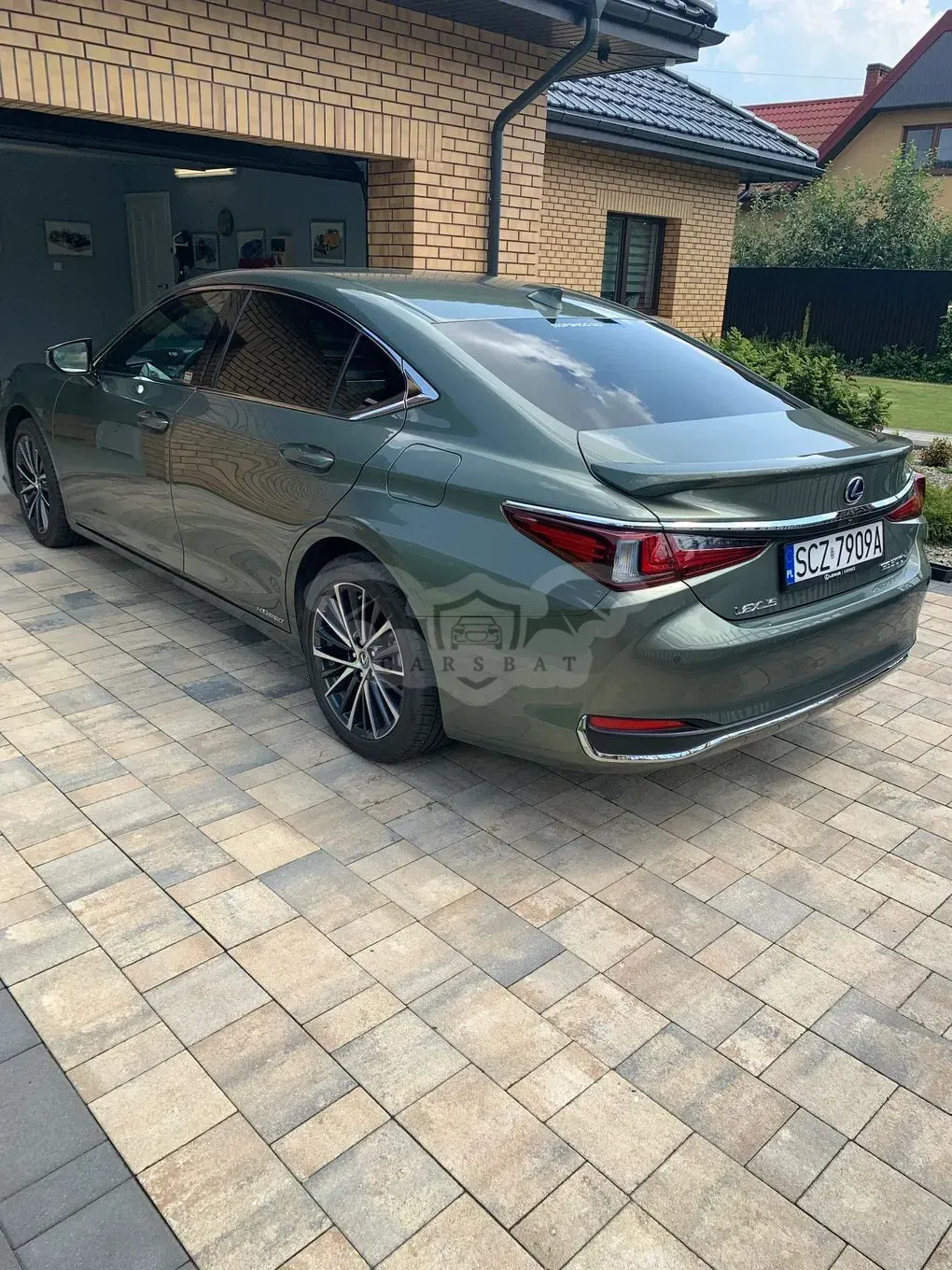 Lexus ES 300h Business Edition 2022
