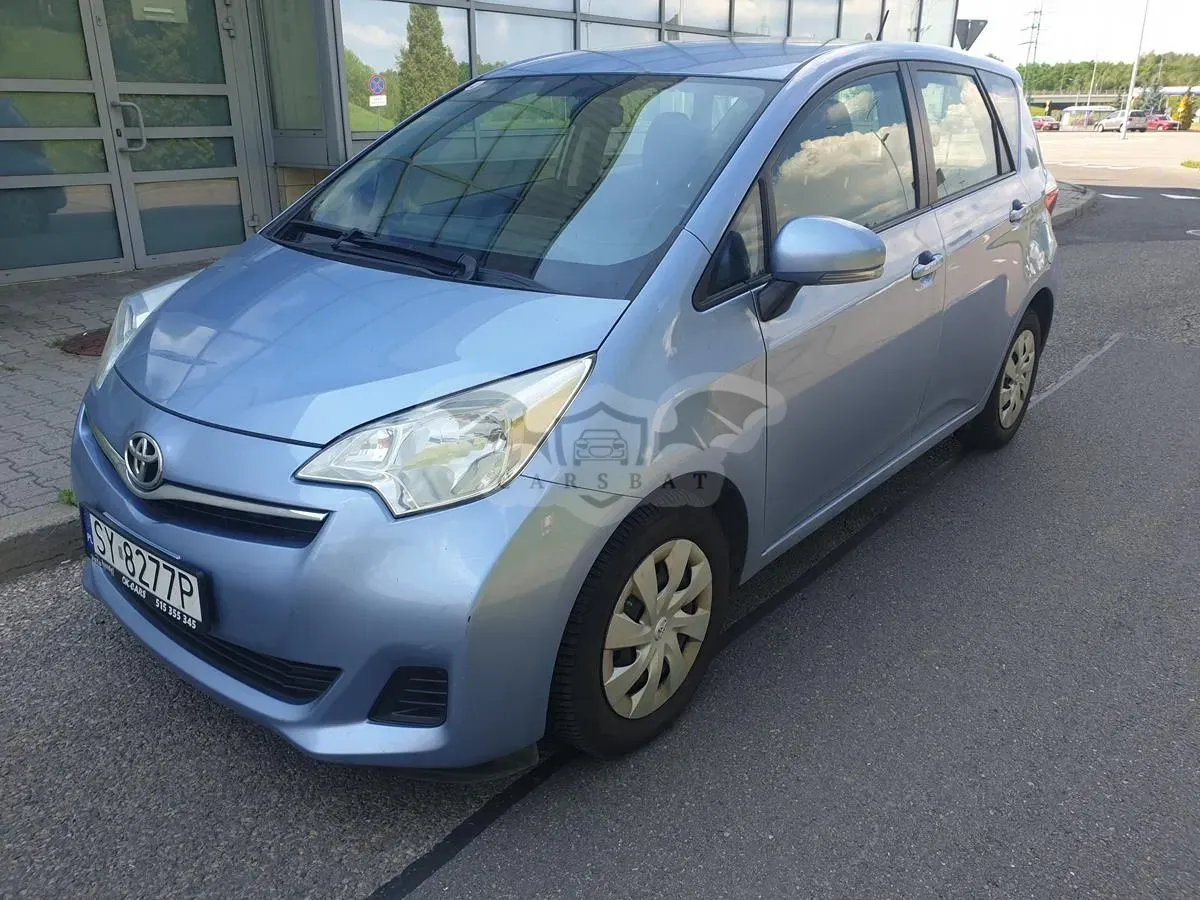 Toyota Verso-S 2012