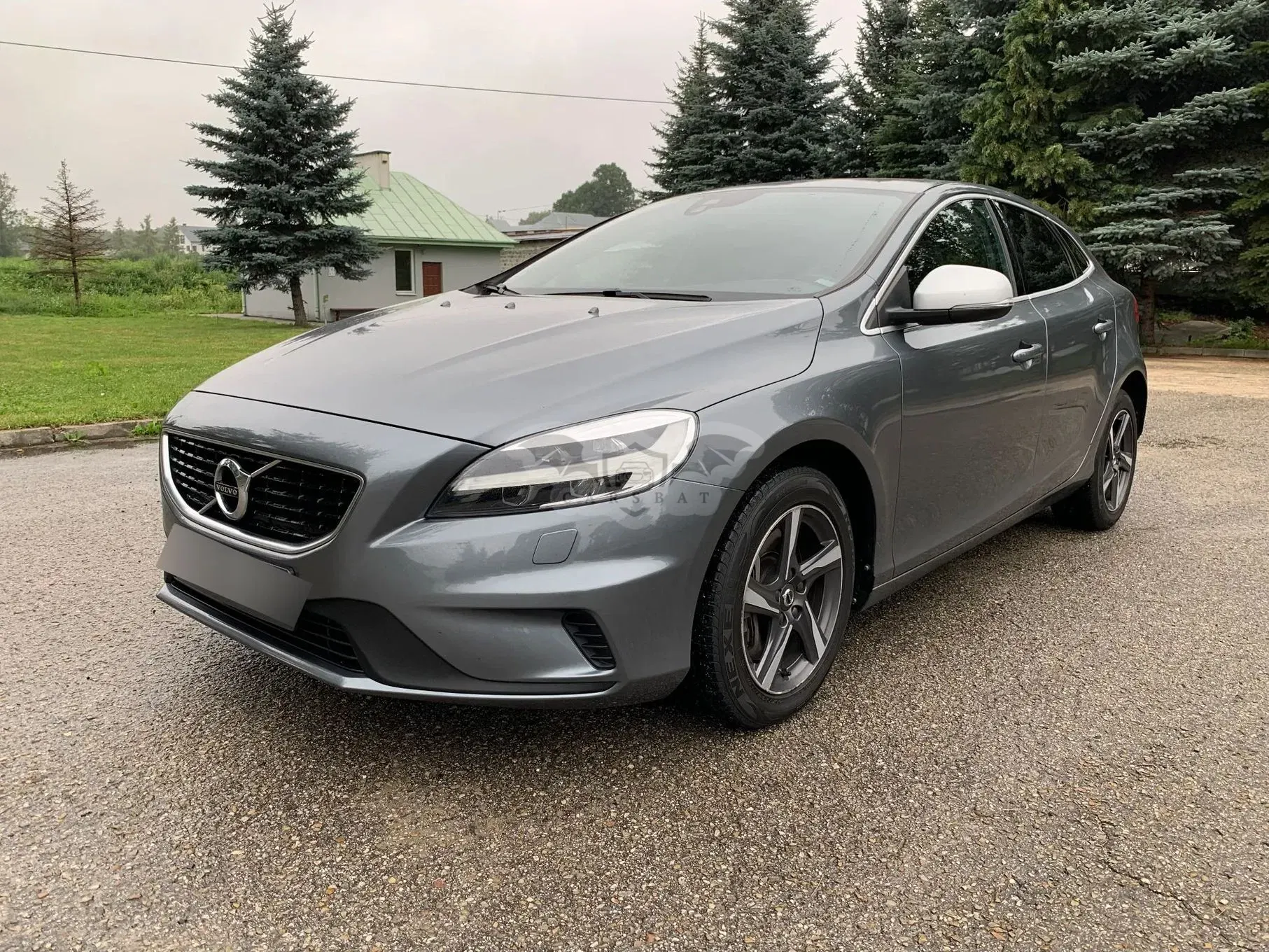 Volvo V40 II (2012-) D3 Drive-E R-Design Momentum 2017