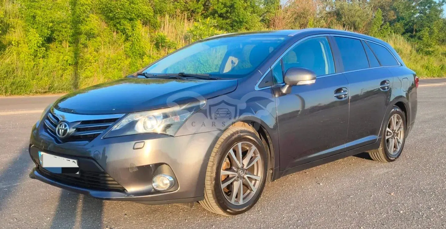 Toyota Avensis III (2009-) 2.0 D-4D Premium 2012