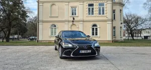 Lexus ES 300h Style Edition 2022