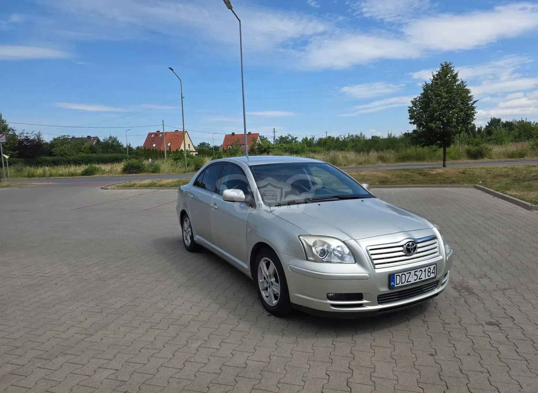 Toyota Avensis II (2003-2009) 2.0 D-4D Sol 2003