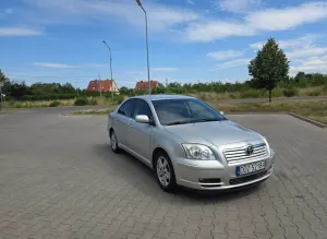 Toyota Avensis II (2003-2009) 2.0 D-4D Sol 2003