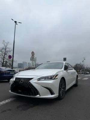Lexus ES 300h Elegance 2023