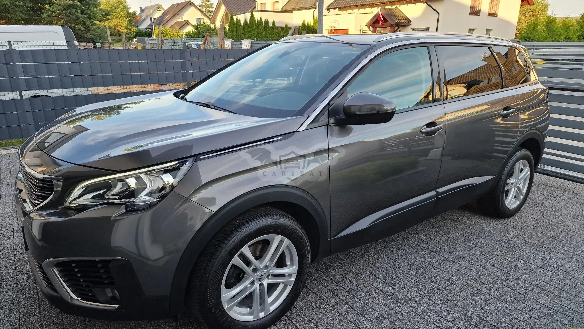 Peugeot 5008 II (2017-) PureTech 130 Stop & Start Allure 2017