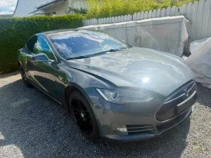 Tesla Model S 2014