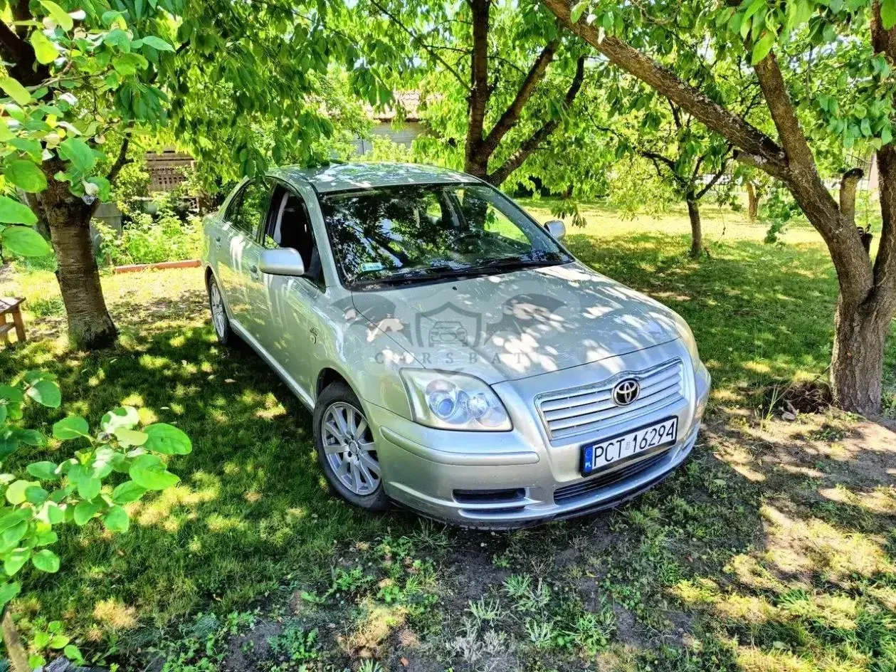 Toyota Avensis II (2003-2009) 2.0 D-4D Sol 2003