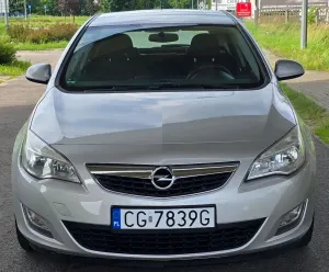 Opel Astra J (2009-2019) 1.6 Selection 2009