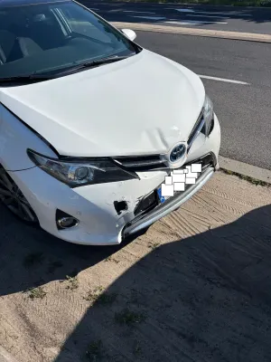 Toyota Auris II (2012-) Hybrid 135 Prestige 2013