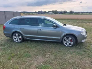 Skoda Superb II (2008-2018) 2.0 TDI Family 2011