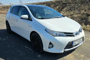 Toyota Auris II (2012-) 1.8 HSD Prestige NAVI 2015