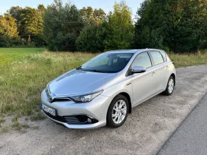 Toyota Auris II (2012-) Hybrid 135 Comfort 2017