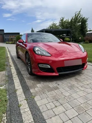 Porsche Panamera GTS 2012