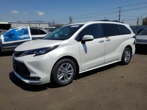 Toyota Sienna 2024