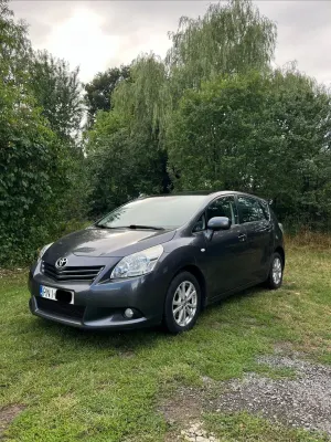 Toyota Verso 2.0 D-4D Premium 2011