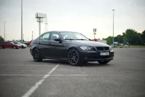 BMW 3 Series E90/E91/E92/E93 (2005-2012) 325xi 2006