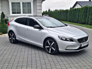 Volvo V40 II (2012-) D2 Momentum 2013