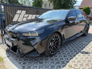 BMW M5 PHEV 2025