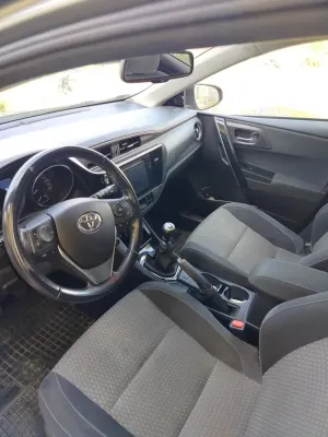 Toyota Auris II (2012-) 1.6 Selection 2018