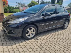 Peugeot 207 1.4 Presence Grand Prix 2011