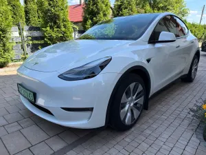 Tesla Model y 2023