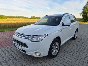 Mitsubishi Outlander III (2012-2022) 2.0 4WD Top 2013