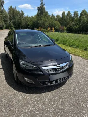 Opel Astra J (2009-2019) 1.6 Edition 2011