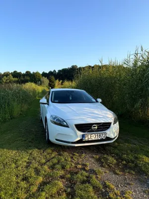 Volvo V40 II (2012-) D2 Momentum 2013