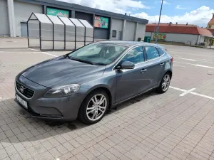 Volvo V40 II (2012-) D2 Momentum 2013