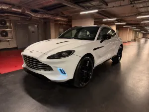 Aston Martin DBX 2023