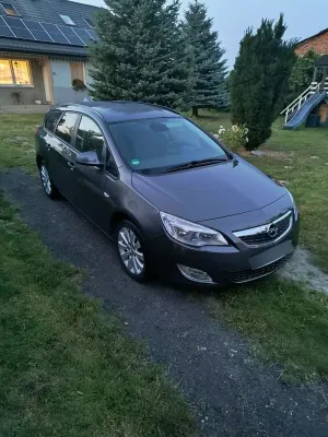 Opel Astra J (2009-2019) 1.7 CDTI Cosmo 2011
