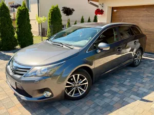 Toyota Avensis III (2009-) 1.8 Premium 2013