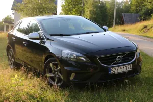 Volvo V40 II (2012-) D4 Drive-E R-Design Momentum 2014