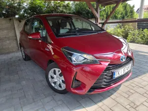 Toyota Yaris III (2011-2019) Hybrid 100 Business Edition 2018