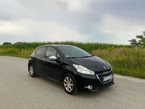 Peugeot 208 I (2012-2019) 1.2 PureTech Style 2014