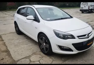 Opel Astra J (2009-2019) 1.7 CDTI Sport 2013