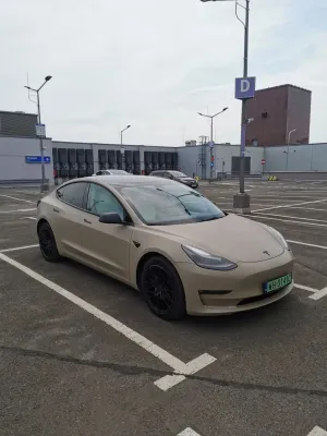 Tesla Model 3 AWD 2023
