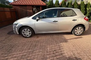Toyota Auris I (2006-2012) 1.6 Terra 2011