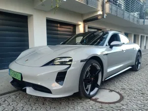 Porsche Taycan Turbo 2021