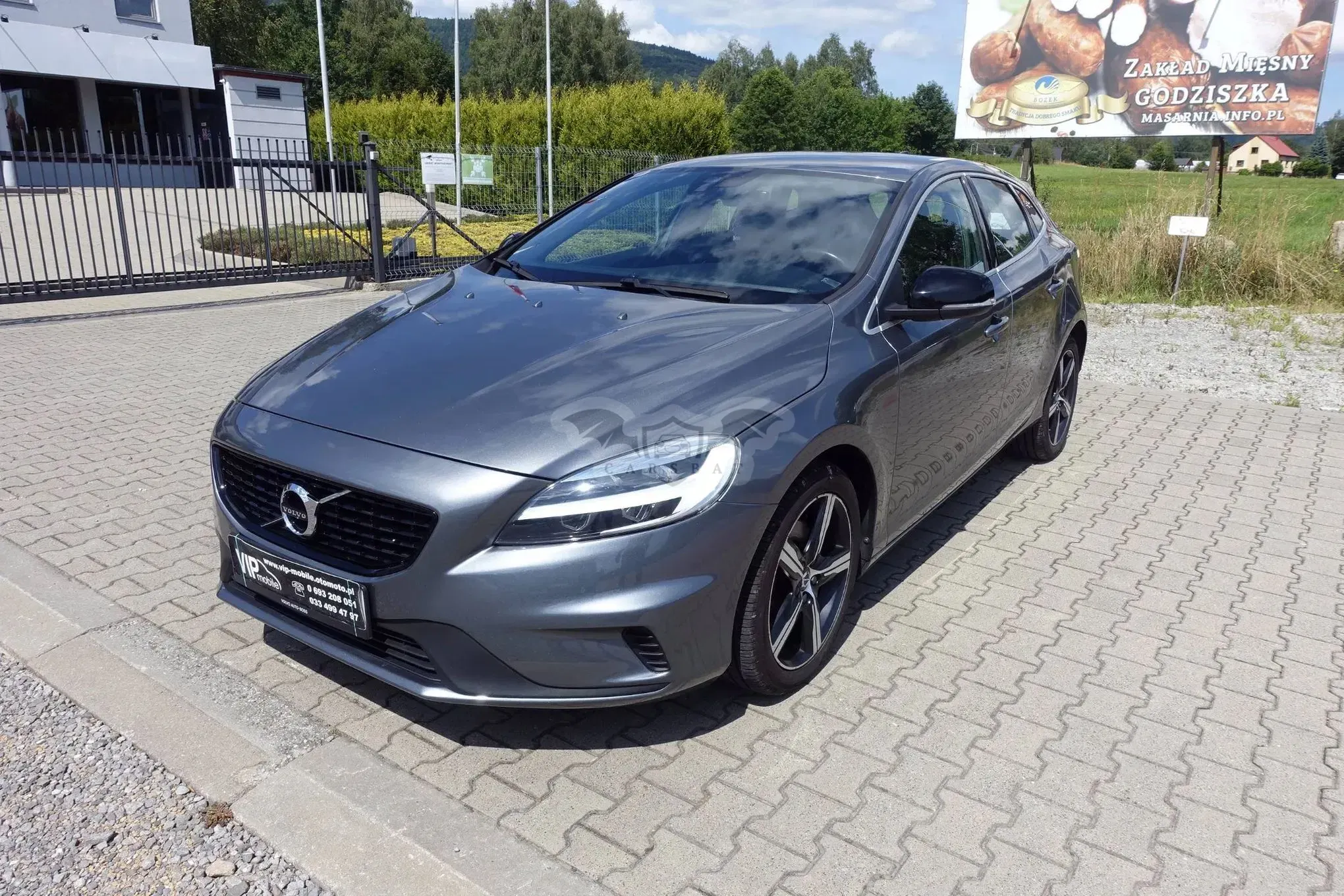 Volvo V40 II (2012-) T3 Drive-E R-Design Kinetic 2018