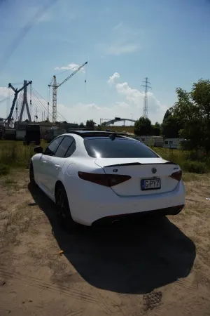 Alfa Romeo Giulia 2.0 Turbo 16V AT8-Q4 Ti 2021